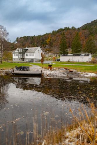 017 – Espevik Studios-04376